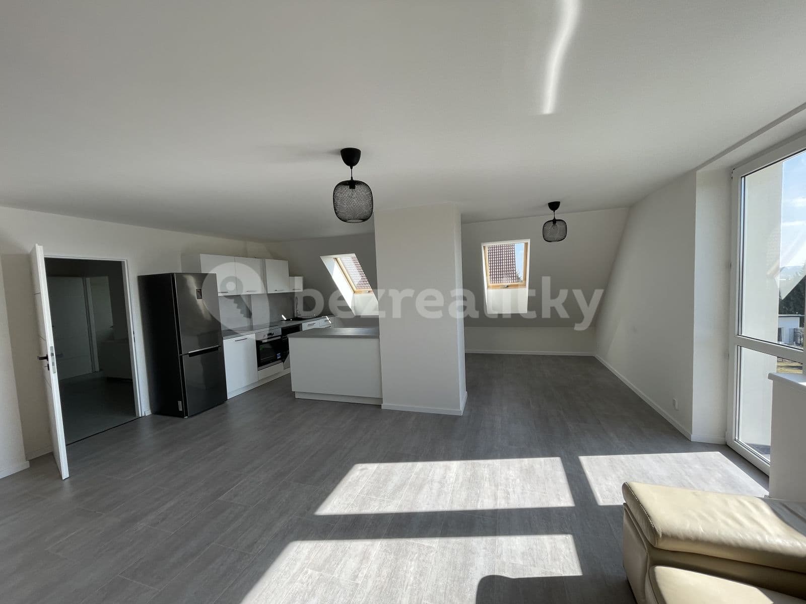 2 bedroom with open-plan kitchen flat to rent, 120 m², Severní, Horoměřice, Středočeský Region 2 bedroom with open-plan kitchen flat to rent, 120 m², Severní, Horoměřice, Středočeský Region