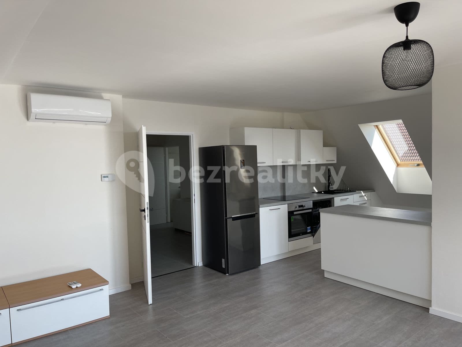 2 bedroom with open-plan kitchen flat to rent, 120 m², Severní, Horoměřice, Středočeský Region 2 bedroom with open-plan kitchen flat to rent, 120 m², Severní, Horoměřice, Středočeský Region