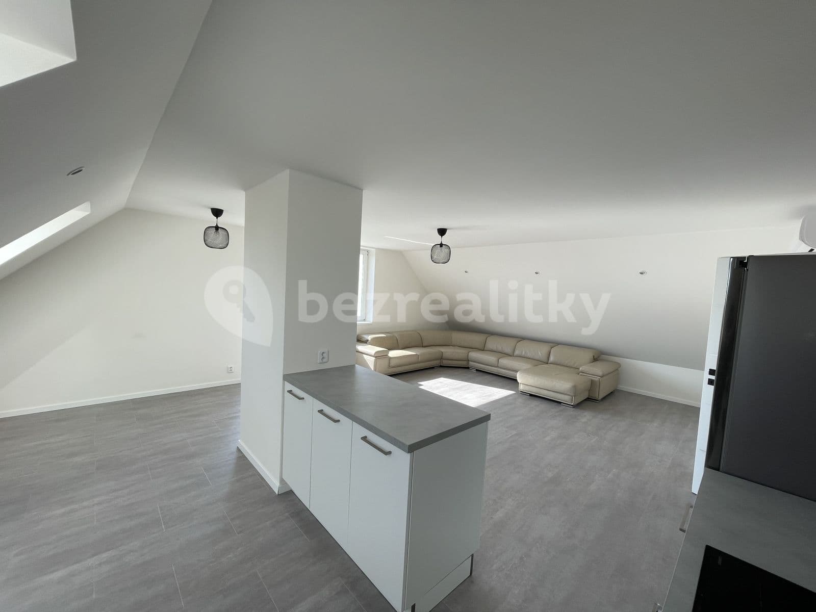 2 bedroom with open-plan kitchen flat to rent, 120 m², Severní, Horoměřice, Středočeský Region 2 bedroom with open-plan kitchen flat to rent, 120 m², Severní, Horoměřice, Středočeský Region