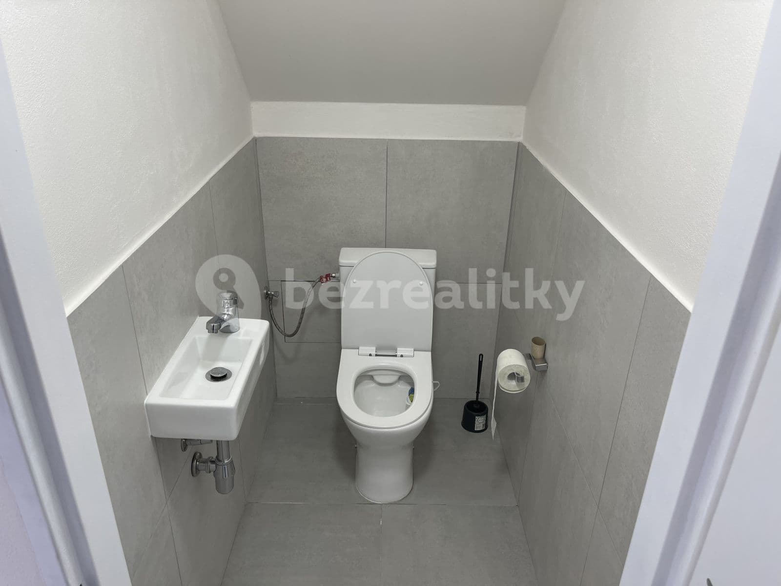 2 bedroom with open-plan kitchen flat to rent, 120 m², Severní, Horoměřice, Středočeský Region 2 bedroom with open-plan kitchen flat to rent, 120 m², Severní, Horoměřice, Středočeský Region