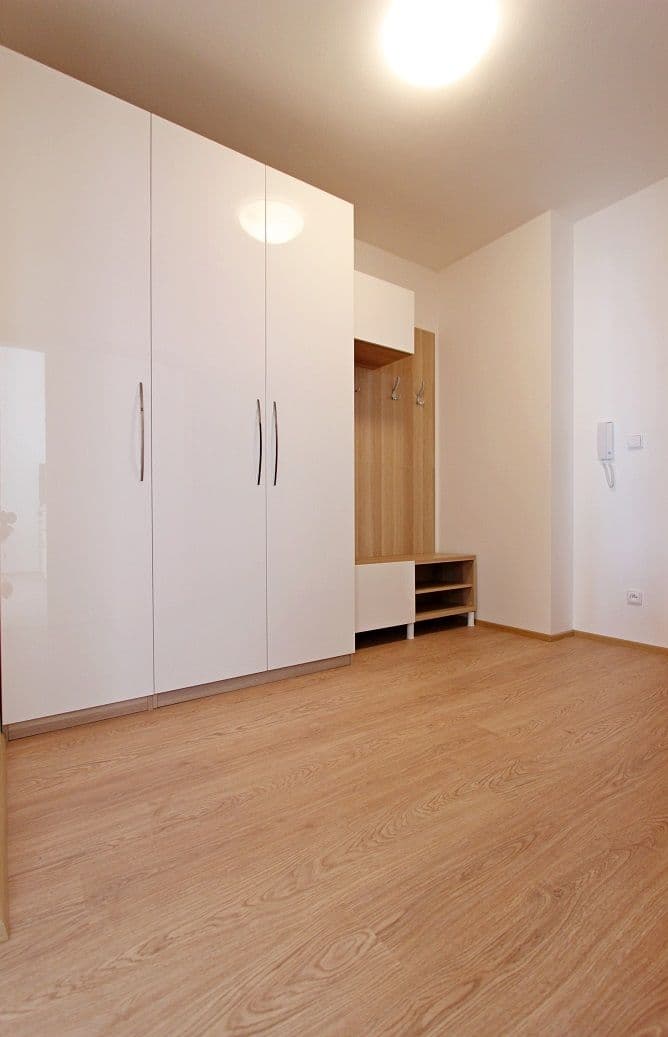 1 bedroom with open-plan kitchen flat to rent, 62 m², Sochorova, Brno, Jihomoravský Region 1 bedroom with open-plan kitchen flat to rent, 62 m², Sochorova, Brno, Jihomoravský Region