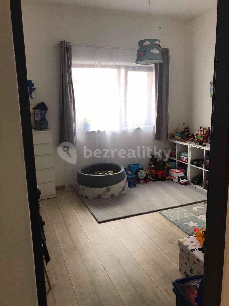 2 bedroom with open-plan kitchen flat to rent, 80 m², Levínský Vršek, Králův Dvůr, Středočeský Region 2 bedroom with open-plan kitchen flat to rent, 80 m², Levínský Vršek, Králův Dvůr, Středočeský Region