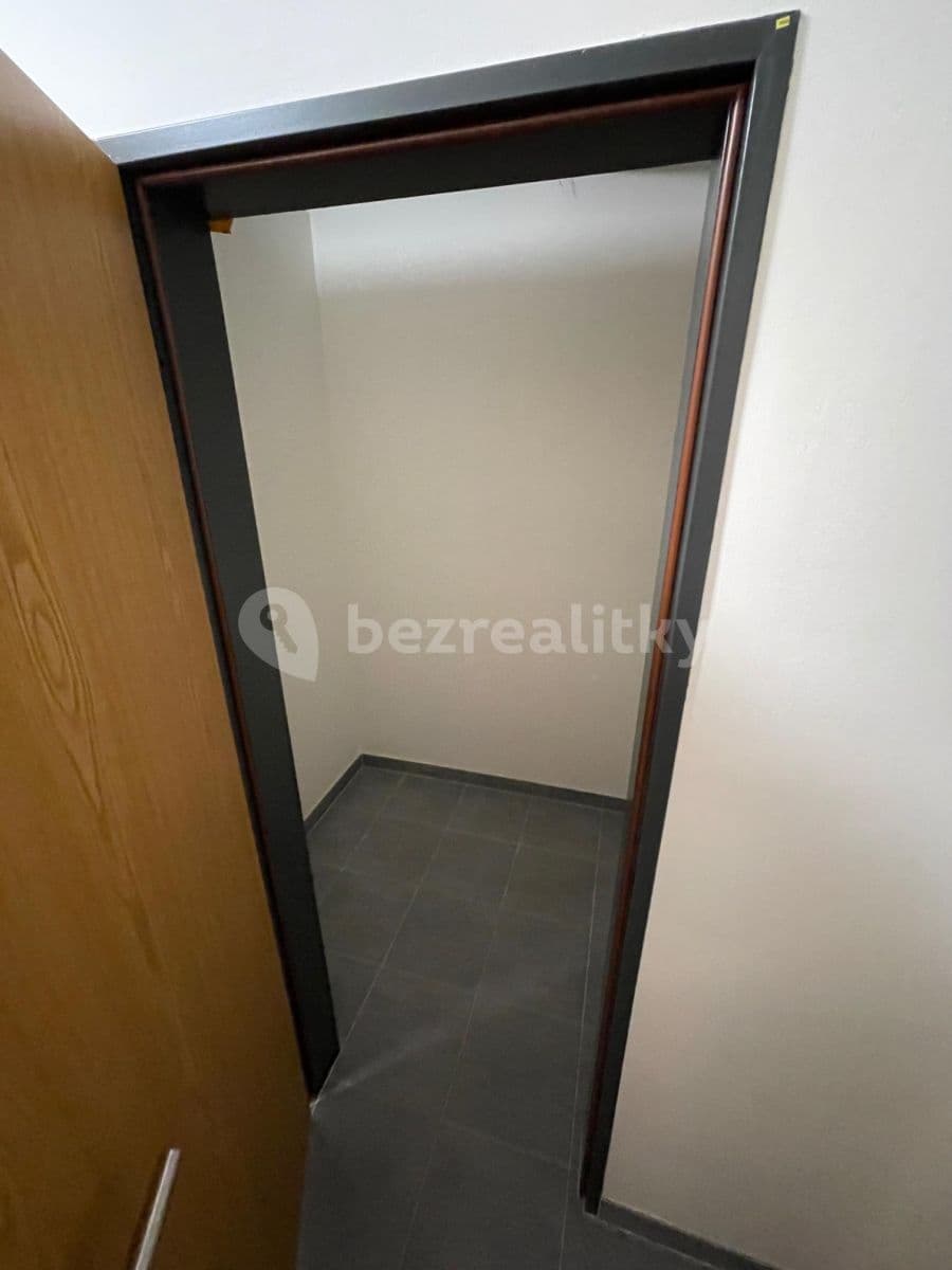 1 bedroom with open-plan kitchen flat to rent, 54 m², Tovární, Čelákovice, Středočeský Region 1 bedroom with open-plan kitchen flat to rent, 54 m², Tovární, Čelákovice, Středočeský Region
