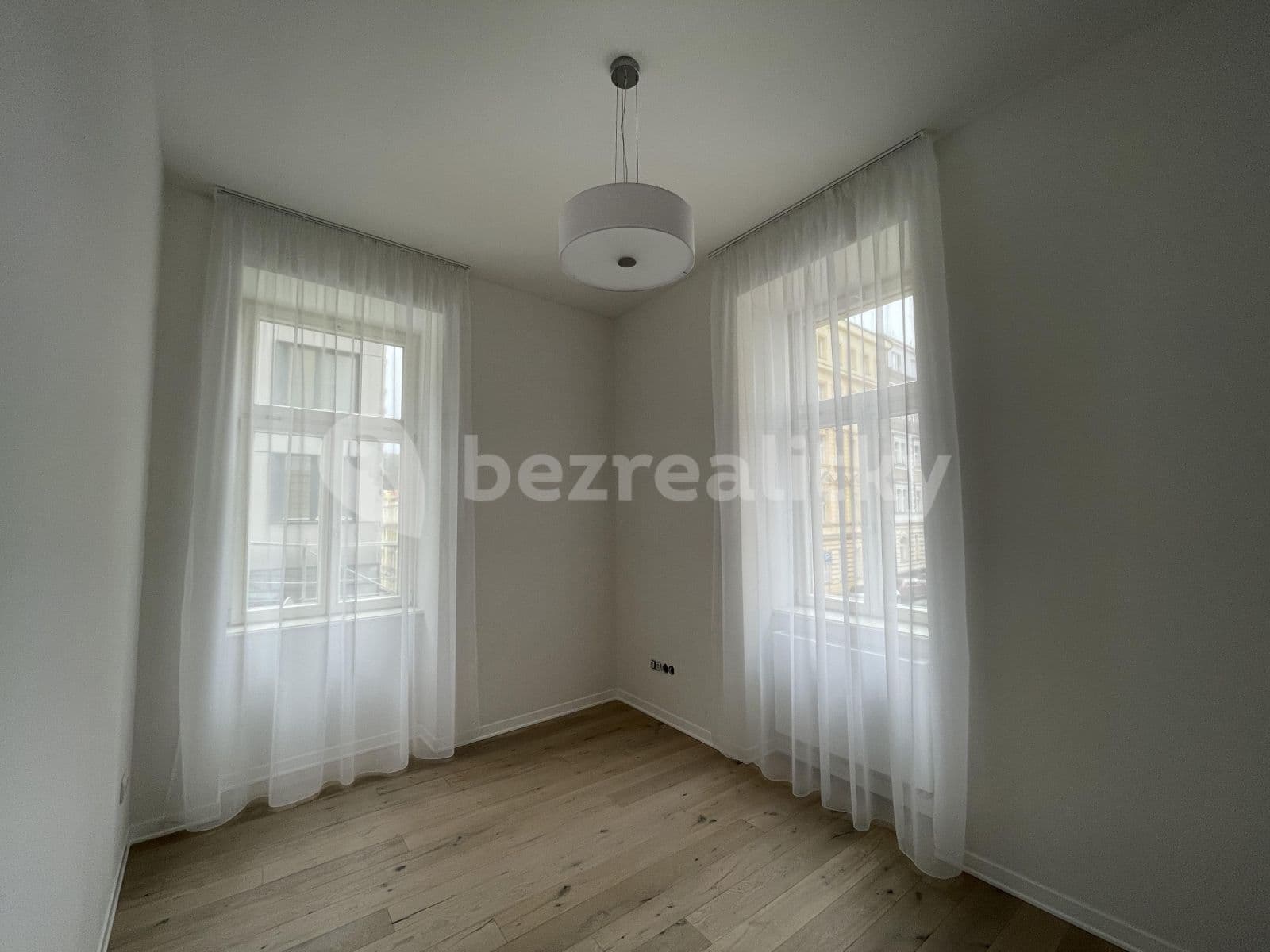 1 bedroom with open-plan kitchen flat to rent, 37 m², Kmochova, Prague, Prague 1 bedroom with open-plan kitchen flat to rent, 37 m², Kmochova, Prague, Prague