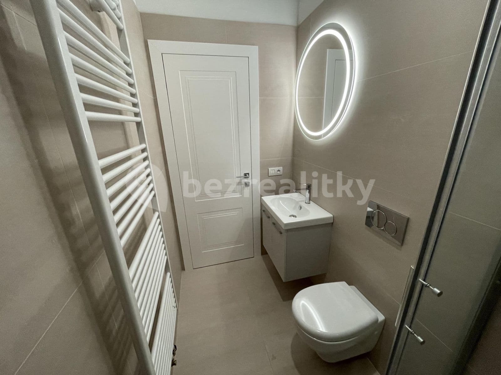 1 bedroom with open-plan kitchen flat to rent, 37 m², Kmochova, Prague, Prague 1 bedroom with open-plan kitchen flat to rent, 37 m², Kmochova, Prague, Prague