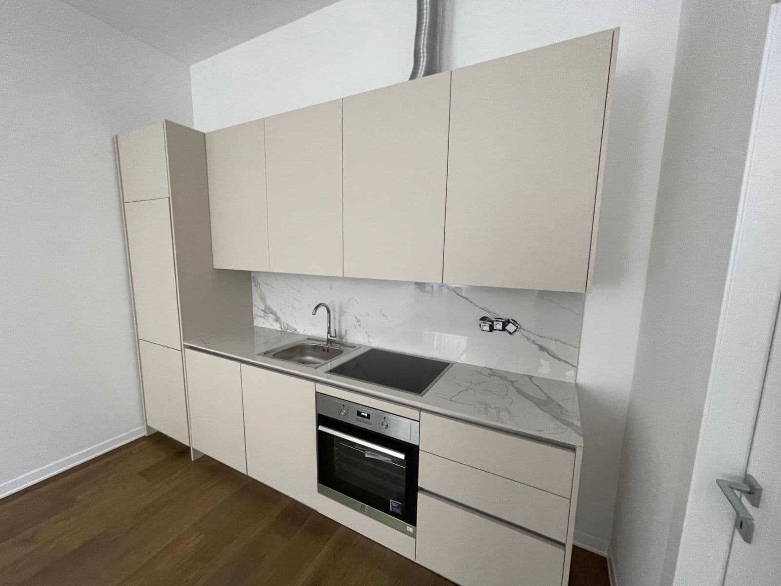 1 bedroom with open-plan kitchen flat to rent, 47 m², Kmochova, Prague, Prague 1 bedroom with open-plan kitchen flat to rent, 47 m², Kmochova, Prague, Prague