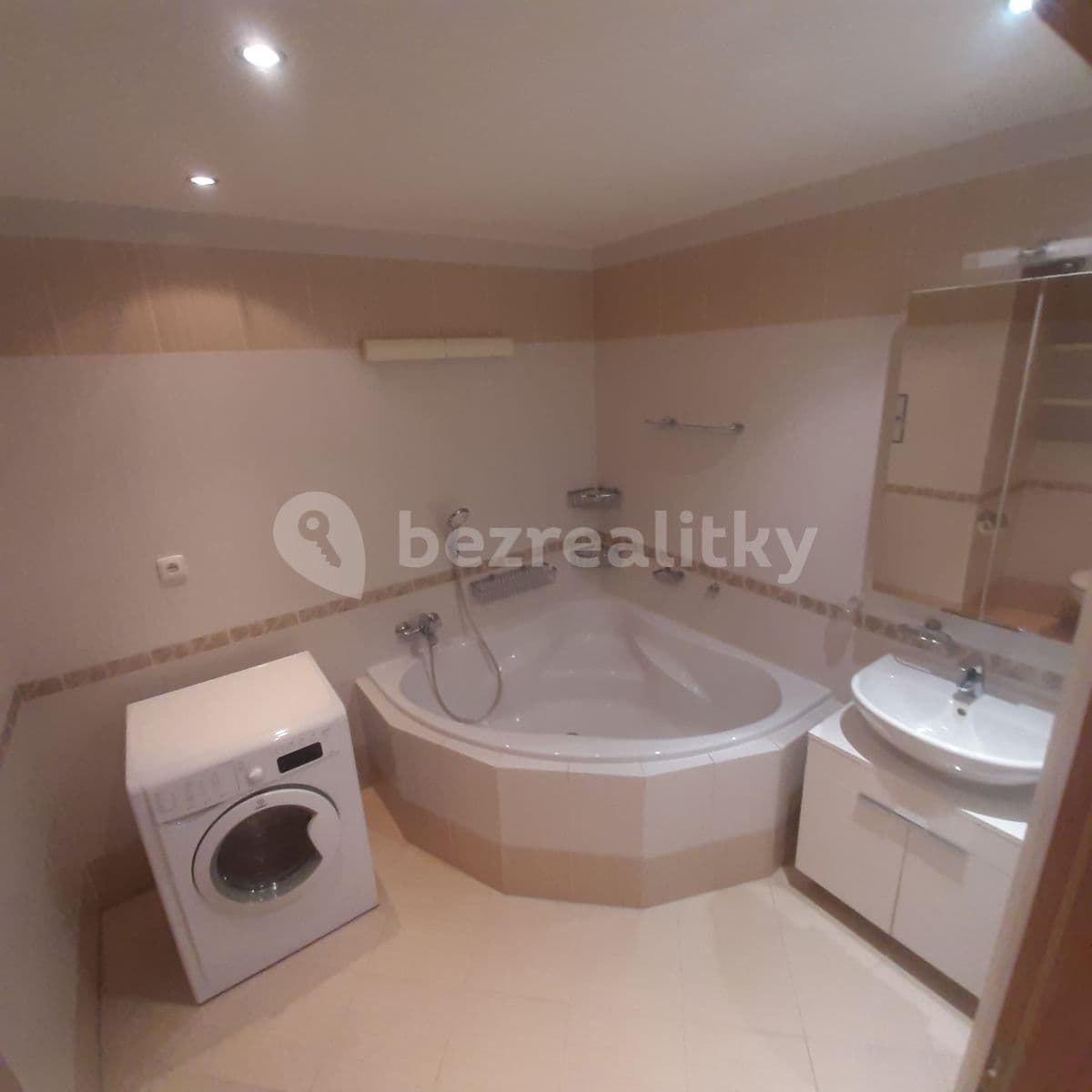 1 bedroom with open-plan kitchen flat to rent, 62 m², Tlumačovská, Prague, Prague 1 bedroom with open-plan kitchen flat to rent, 62 m², Tlumačovská, Prague, Prague