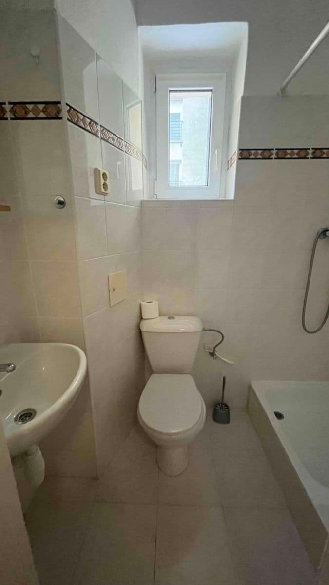 1 bedroom flat to rent, 46 m², Cetyňská, Prague, Prague 1 bedroom flat to rent, 46 m², Cetyňská, Prague, Prague