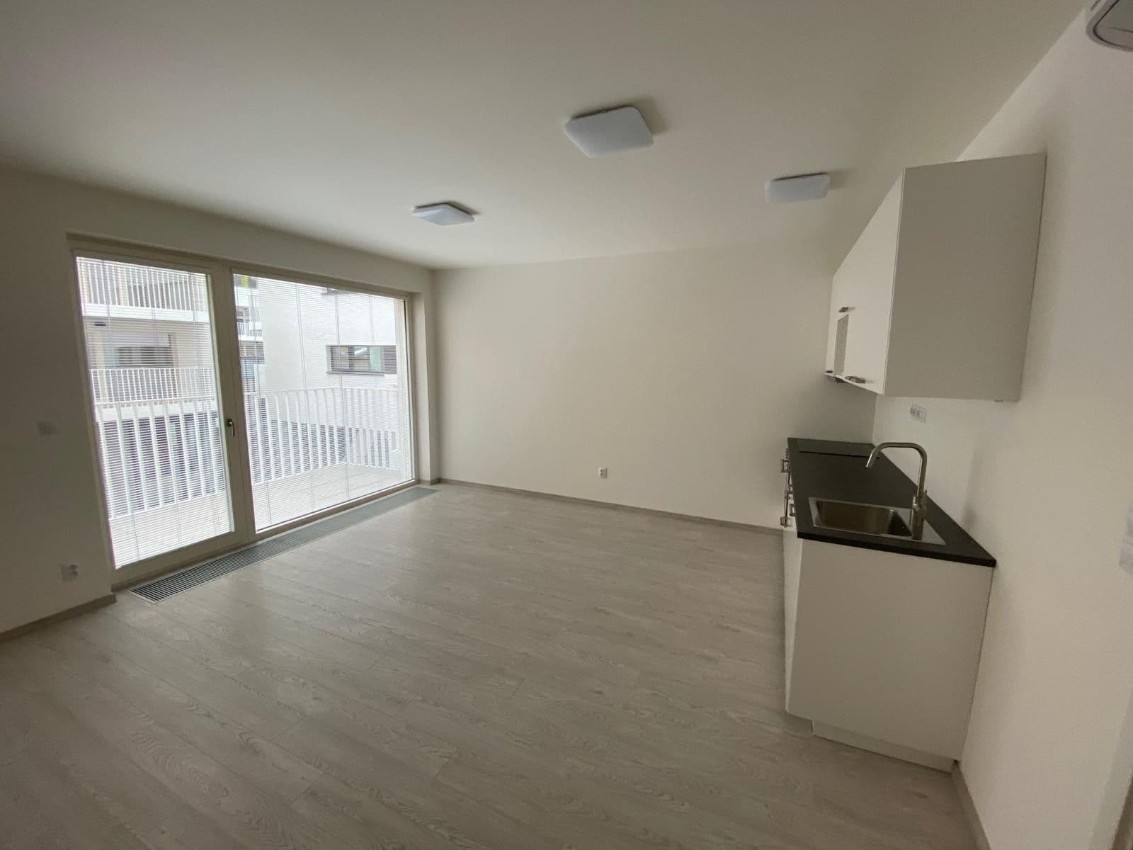 Studio flat to rent, 35 m², Křižíkova, Prague, Prague Studio flat to rent, 35 m², Křižíkova, Prague, Prague