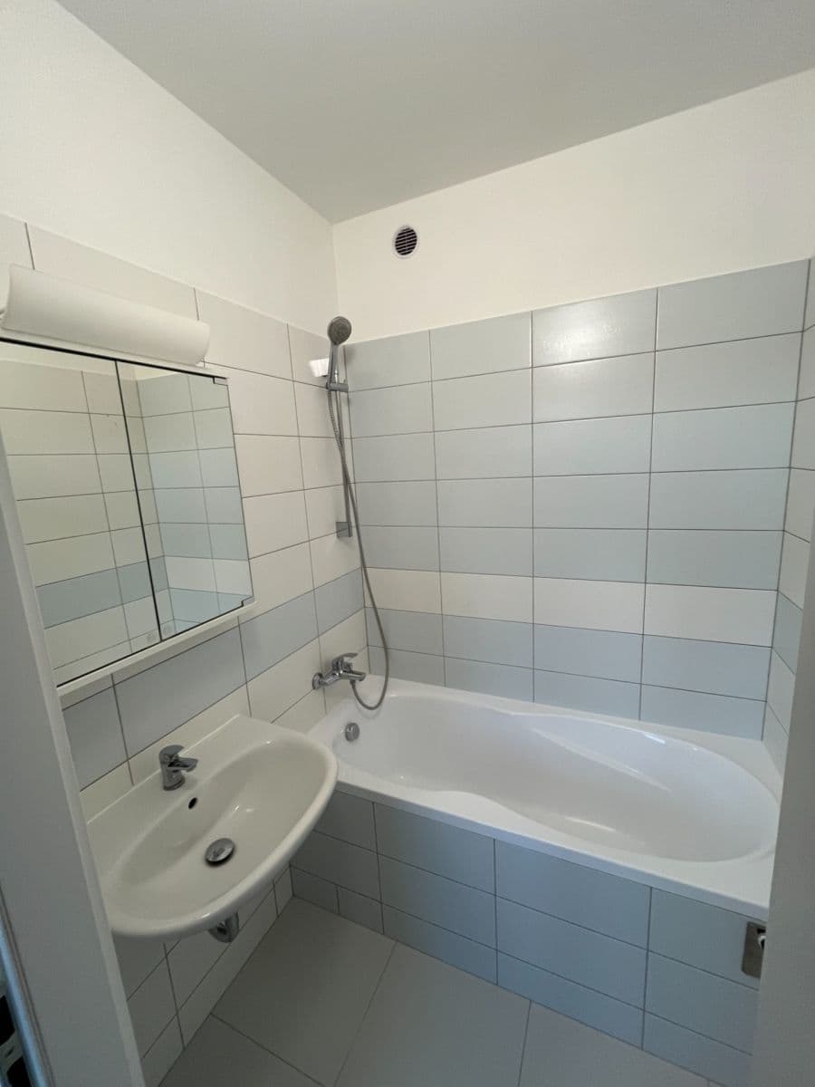 2 bedroom flat to rent, 60 m², Nešporova, Olomouc, Olomoucký Region 2 bedroom flat to rent, 60 m², Nešporova, Olomouc, Olomoucký Region