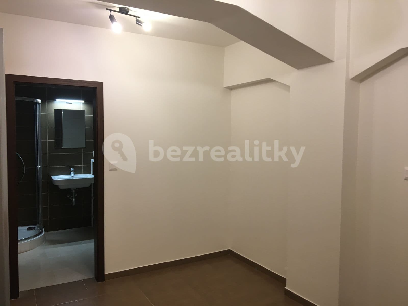 Studio flat to rent, 47 m², Jankovcova, Prague, Prague Studio flat to rent, 47 m², Jankovcova, Prague, Prague