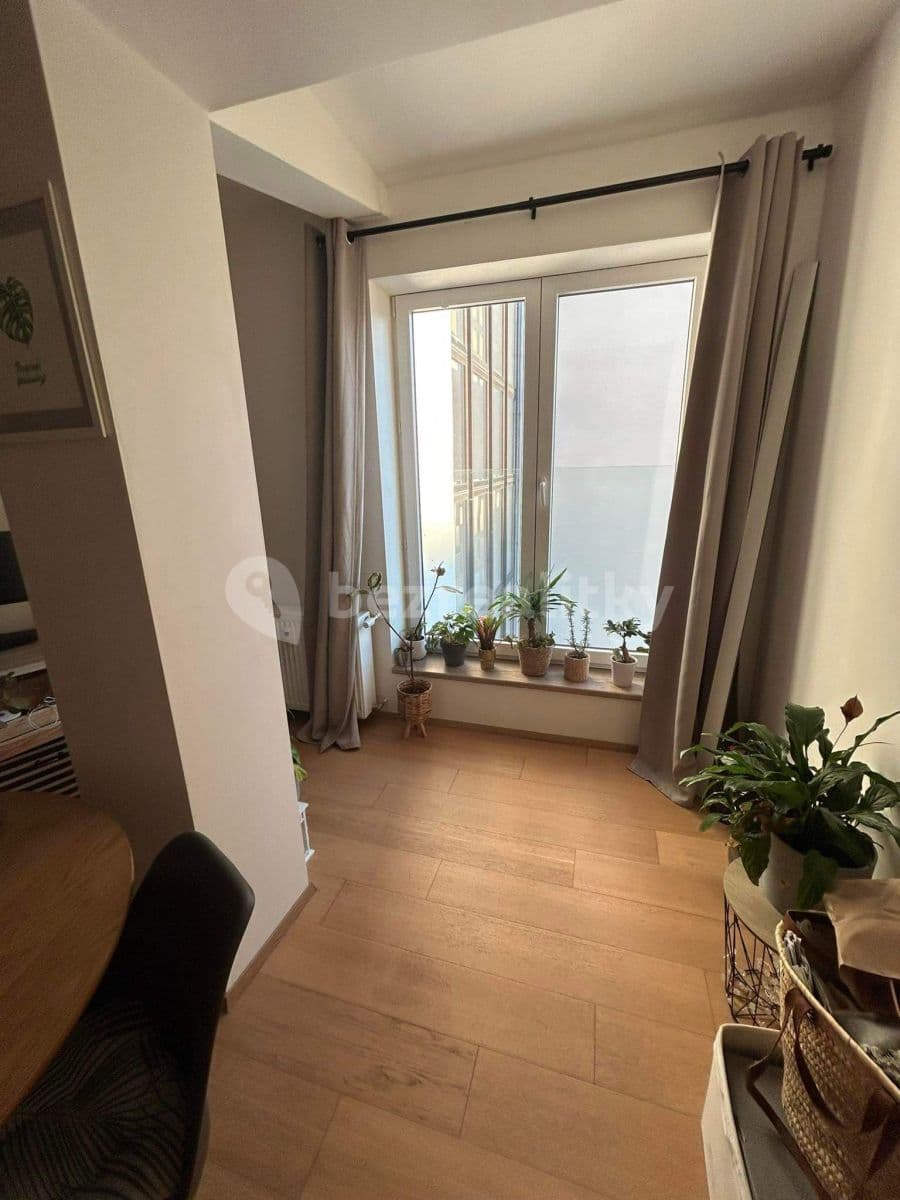 Studio flat to rent, 47 m², Jankovcova, Prague, Prague Studio flat to rent, 47 m², Jankovcova, Prague, Prague