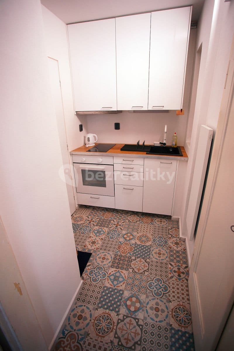 Studio flat to rent, 28 m², Adamovská, Prague, Prague Studio flat to rent, 28 m², Adamovská, Prague, Prague