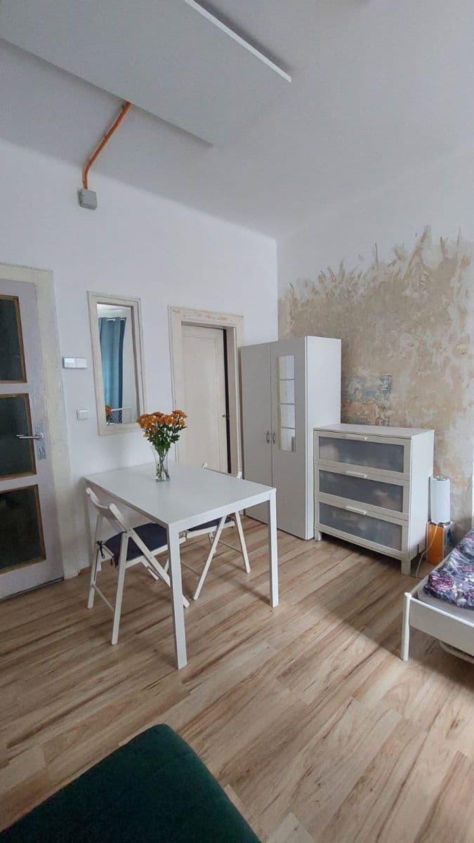 Studio flat to rent, 28 m², Adamovská, Prague, Prague Studio flat to rent, 28 m², Adamovská, Prague, Prague