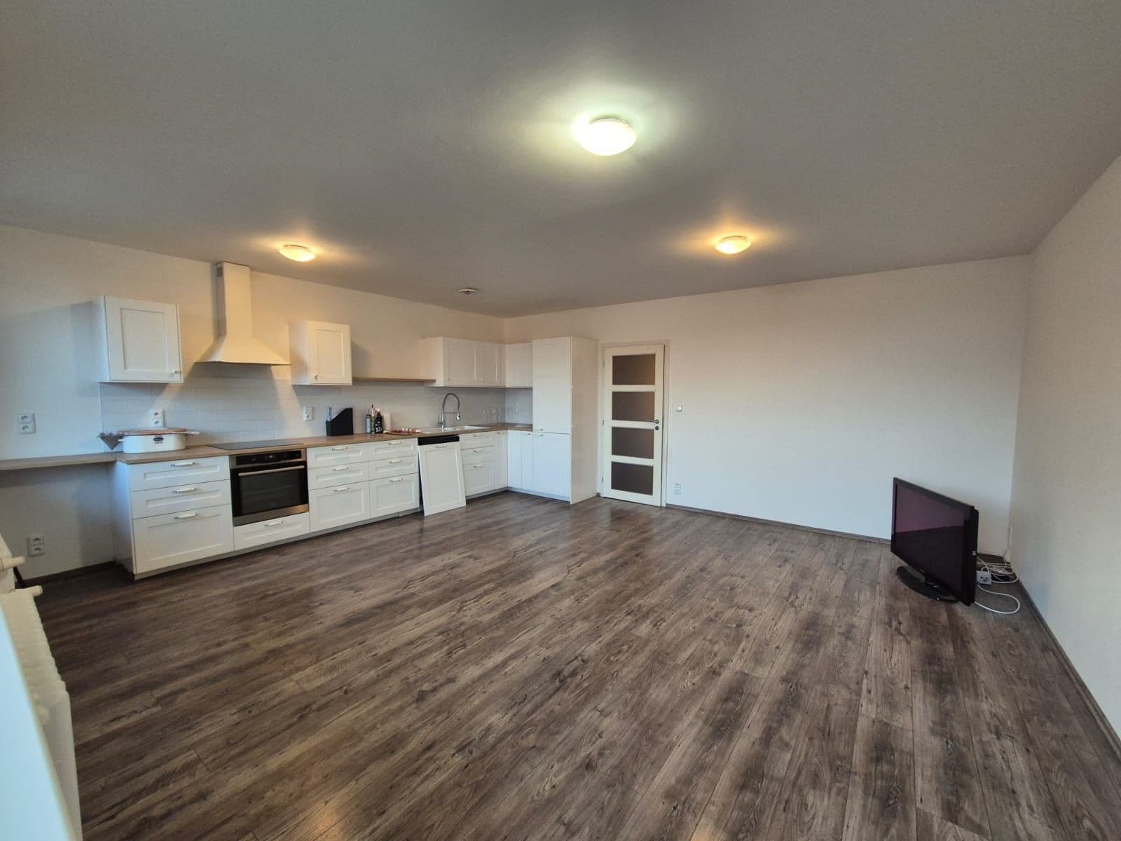 2 bedroom with open-plan kitchen flat to rent, 78 m², Proutěná, Prague, Prague 2 bedroom with open-plan kitchen flat to rent, 78 m², Proutěná, Prague, Prague