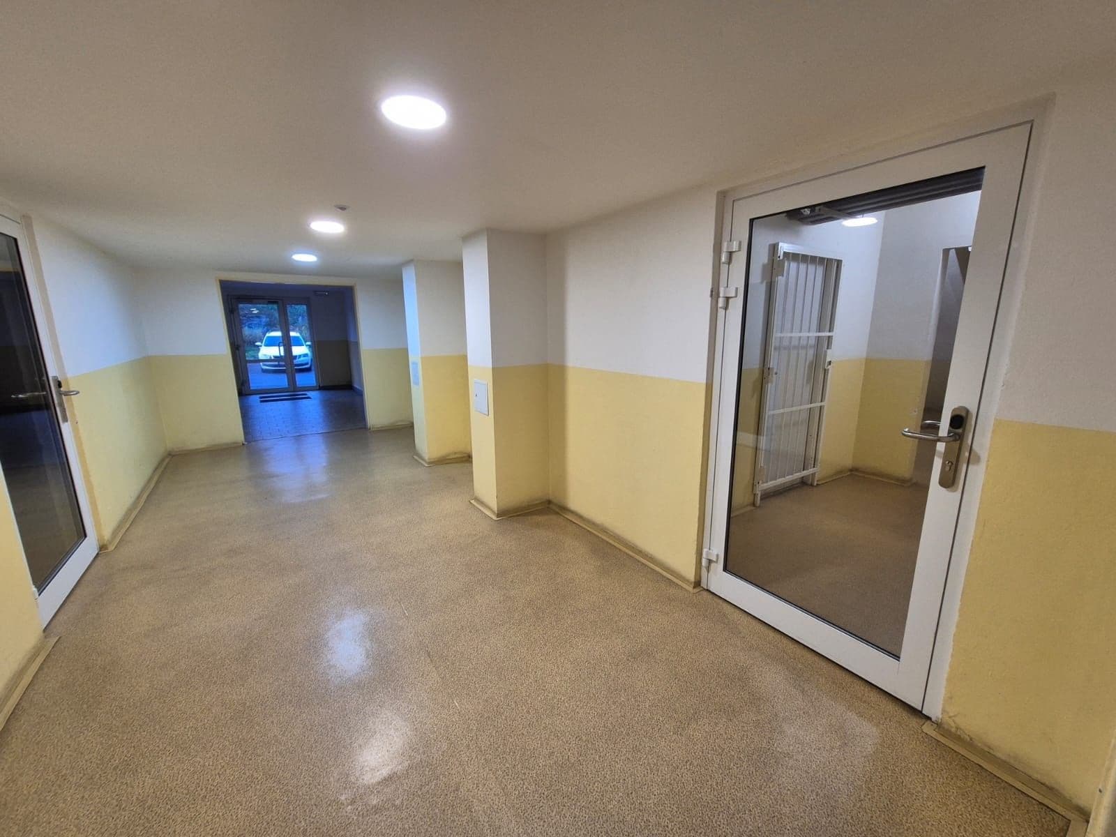 2 bedroom with open-plan kitchen flat to rent, 78 m², Proutěná, Prague, Prague 2 bedroom with open-plan kitchen flat to rent, 78 m², Proutěná, Prague, Prague