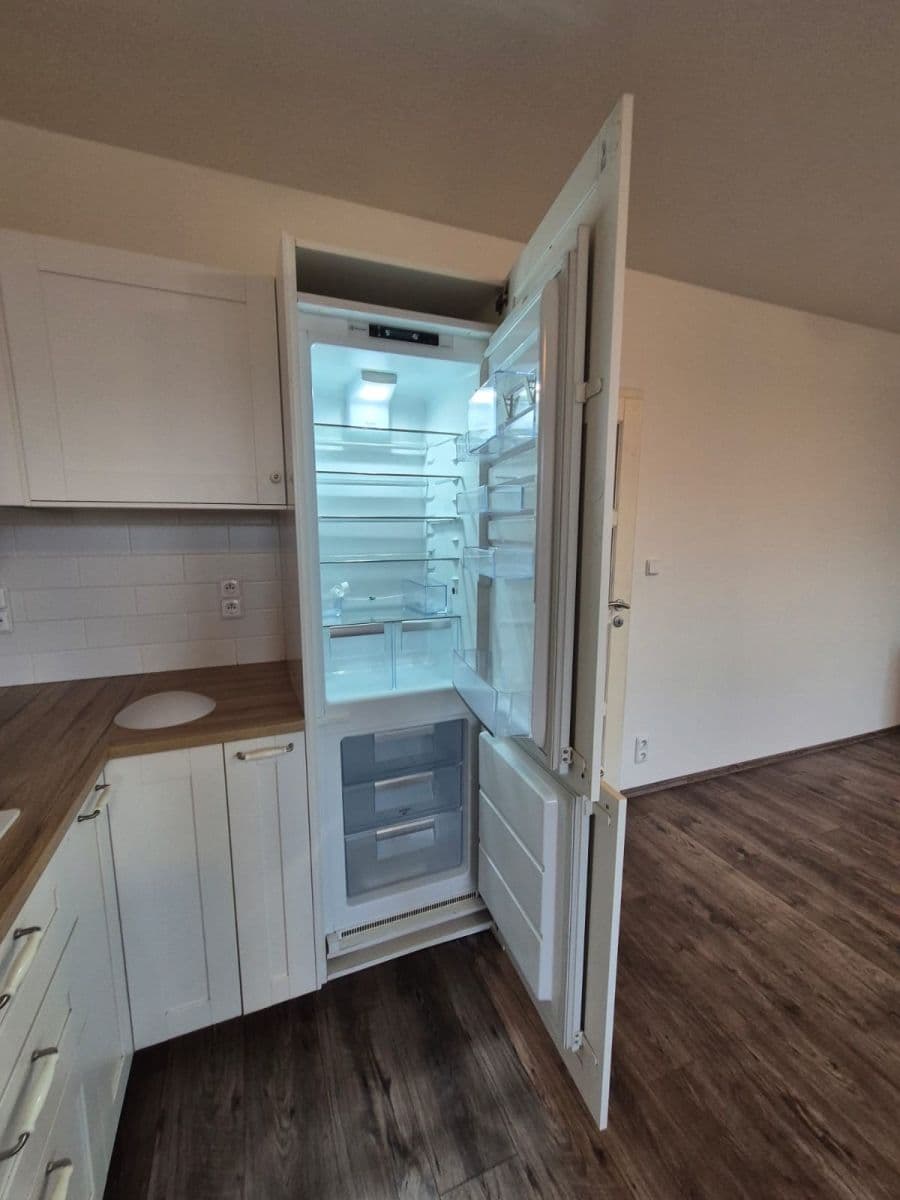 2 bedroom with open-plan kitchen flat to rent, 78 m², Proutěná, Prague, Prague 2 bedroom with open-plan kitchen flat to rent, 78 m², Proutěná, Prague, Prague