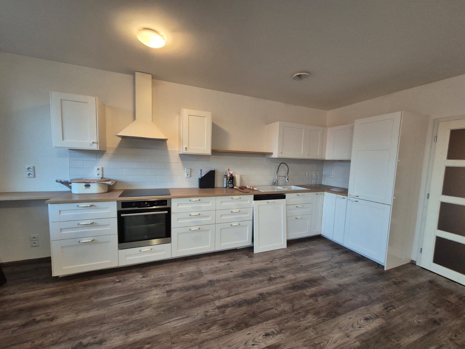 2 bedroom with open-plan kitchen flat to rent, 78 m², Proutěná, Prague, Prague 2 bedroom with open-plan kitchen flat to rent, 78 m², Proutěná, Prague, Prague