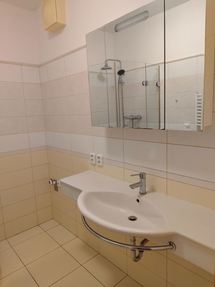 3 bedroom with open-plan kitchen flat to rent, 85 m², V Zahradách, Beroun, Středočeský Region 3 bedroom with open-plan kitchen flat to rent, 85 m², V Zahradách, Beroun, Středočeský Region