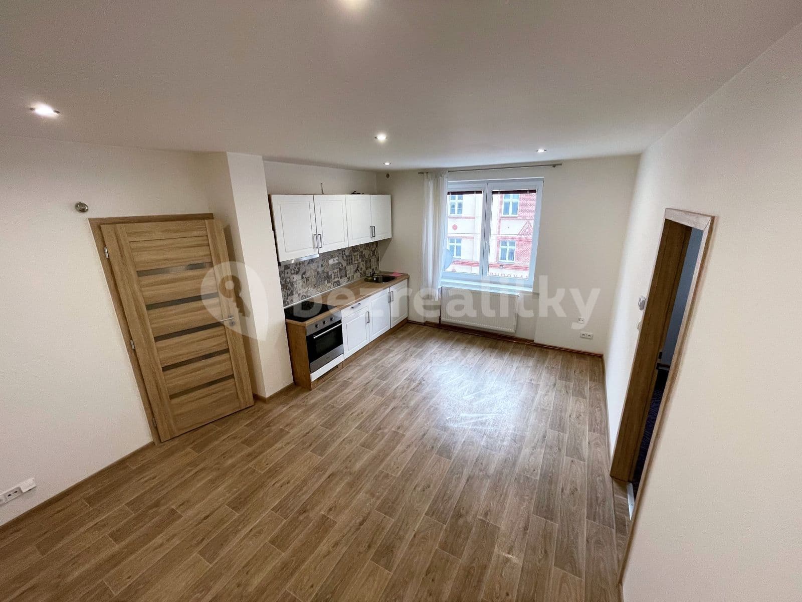 1 bedroom with open-plan kitchen flat to rent, 48 m², Úslavská, Plzeň, Plzeňský Region 1 bedroom with open-plan kitchen flat to rent, 48 m², Úslavská, Plzeň, Plzeňský Region
