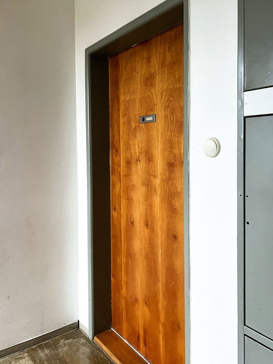 2 bedroom with open-plan kitchen flat to rent, 75 m², V Olšinách, Prague, Prague 2 bedroom with open-plan kitchen flat to rent, 75 m², V Olšinách, Prague, Prague