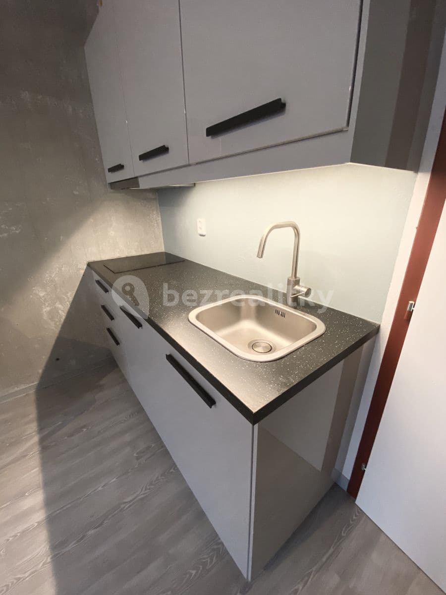 Studio flat to rent, 29 m², Pod Lysinami, Prague, Prague Studio flat to rent, 29 m², Pod Lysinami, Prague, Prague