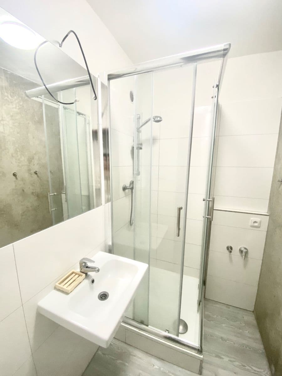 Studio flat to rent, 29 m², Pod Lysinami, Prague, Prague Studio flat to rent, 29 m², Pod Lysinami, Prague, Prague