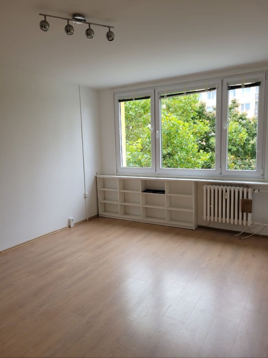 2 bedroom with open-plan kitchen flat to rent, 64 m², Ke Škole, Prague, Prague 2 bedroom with open-plan kitchen flat to rent, 64 m², Ke Škole, Prague, Prague