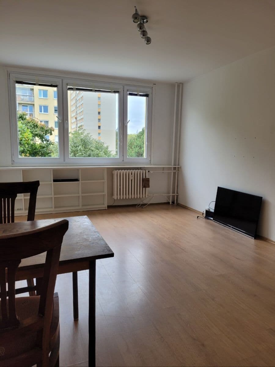 2 bedroom with open-plan kitchen flat to rent, 64 m², Ke Škole, Prague, Prague 2 bedroom with open-plan kitchen flat to rent, 64 m², Ke Škole, Prague, Prague