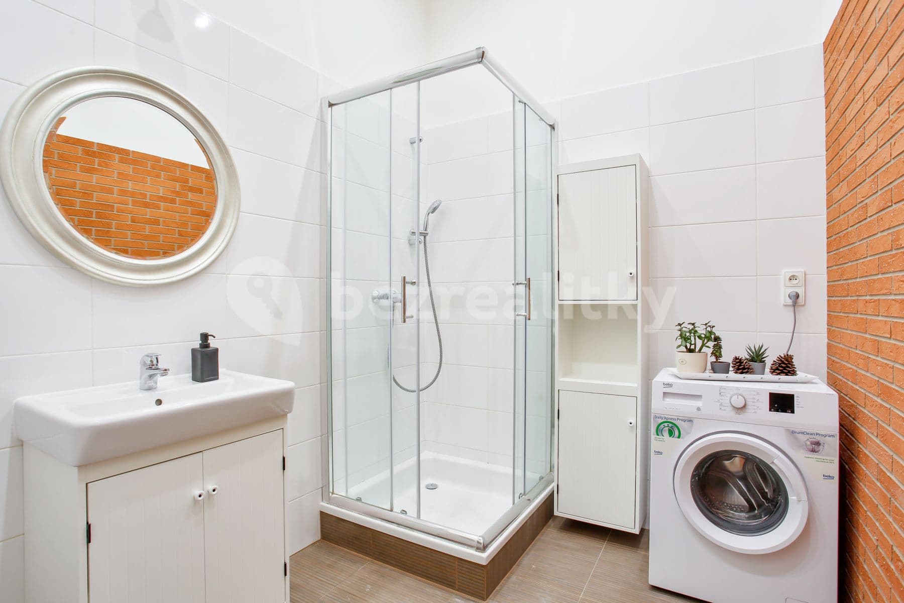 1 bedroom with open-plan kitchen flat to rent, 55 m², Roztocká, Prague, Prague 1 bedroom with open-plan kitchen flat to rent, 55 m², Roztocká, Prague, Prague