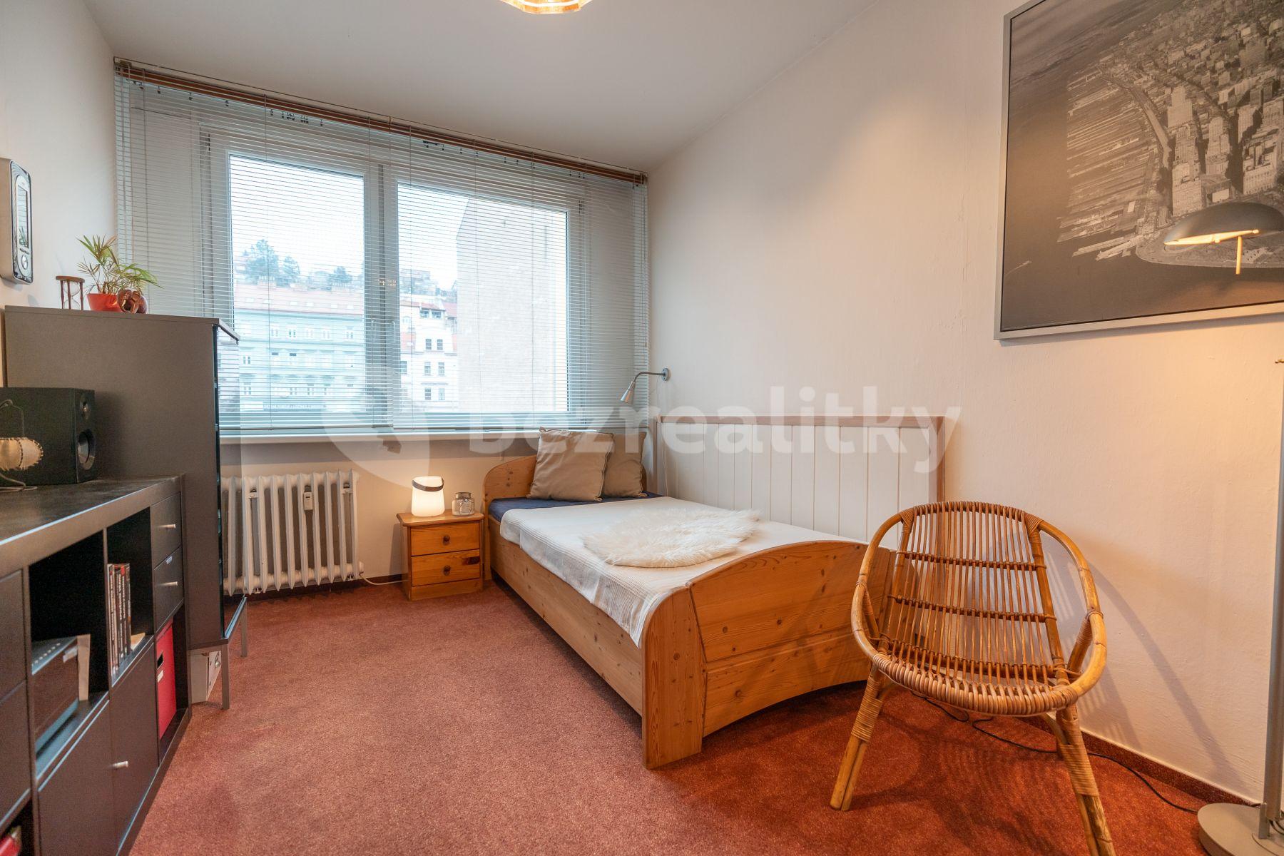2 bedroom with open-plan kitchen flat to rent, 77 m², Vrchlického, Prague, Prague