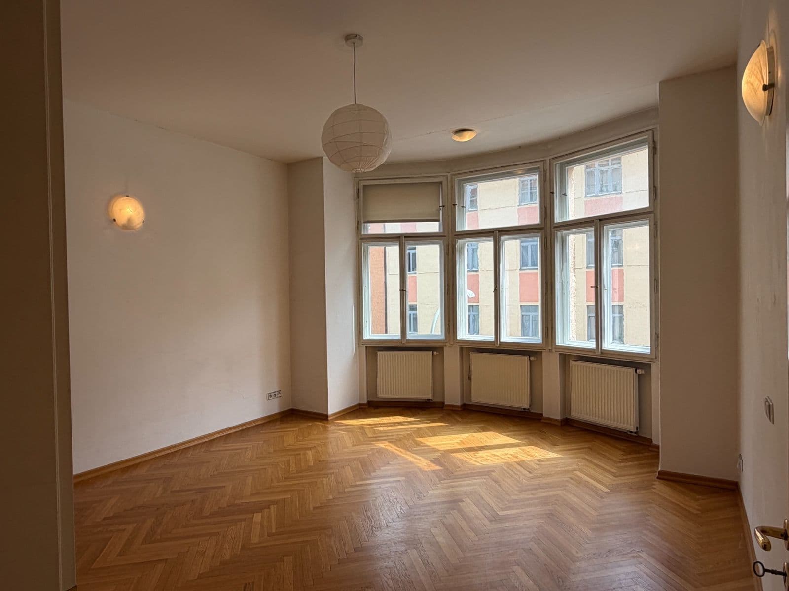 1 bedroom with open-plan kitchen flat to rent, 52 m², Ondříčkova, Prague, Prague 1 bedroom with open-plan kitchen flat to rent, 52 m², Ondříčkova, Prague, Prague
