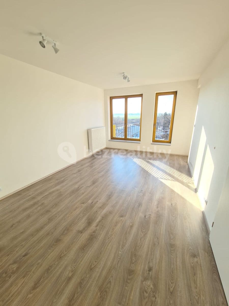 1 bedroom with open-plan kitchen flat to rent, 46 m², Tovární, Čelákovice, Středočeský Region 1 bedroom with open-plan kitchen flat to rent, 46 m², Tovární, Čelákovice, Středočeský Region