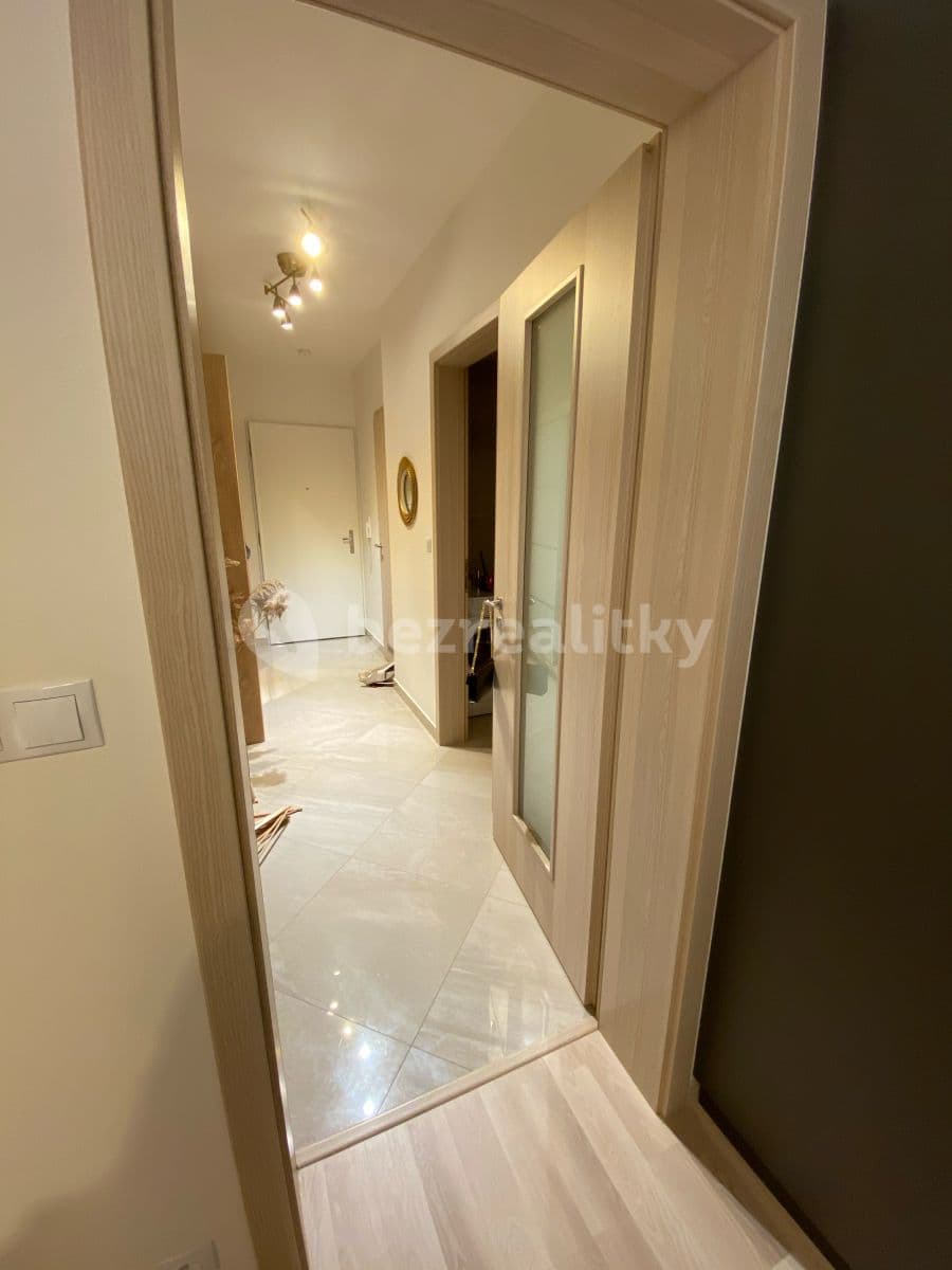 2 bedroom with open-plan kitchen flat to rent, 62 m², Klausova, Prague, Prague 2 bedroom with open-plan kitchen flat to rent, 62 m², Klausova, Prague, Prague