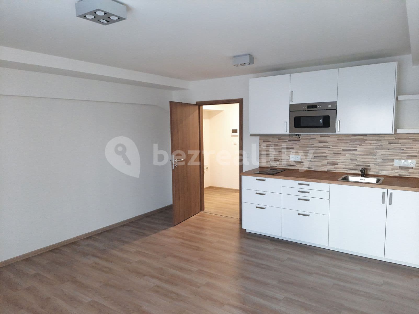 Studio flat to rent, 26 m², U Stadionu, Břeclav, Jihomoravský Region Studio flat to rent, 26 m², U Stadionu, Břeclav, Jihomoravský Region