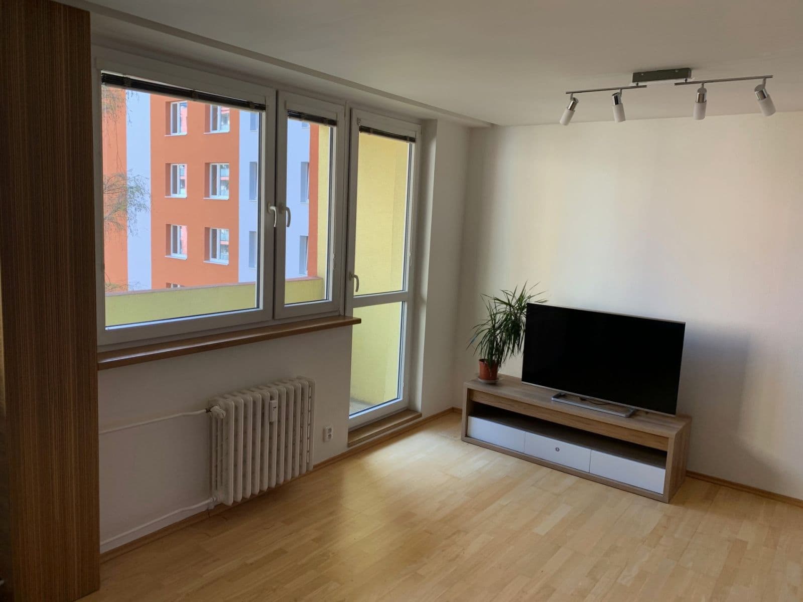 2 bedroom with open-plan kitchen flat to rent, 80 m², Váňova, Kladno, Středočeský Region 2 bedroom with open-plan kitchen flat to rent, 80 m², Váňova, Kladno, Středočeský Region