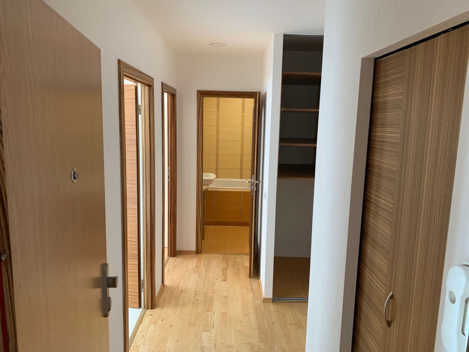 2 bedroom with open-plan kitchen flat to rent, 80 m², Váňova, Kladno, Středočeský Region 2 bedroom with open-plan kitchen flat to rent, 80 m², Váňova, Kladno, Středočeský Region