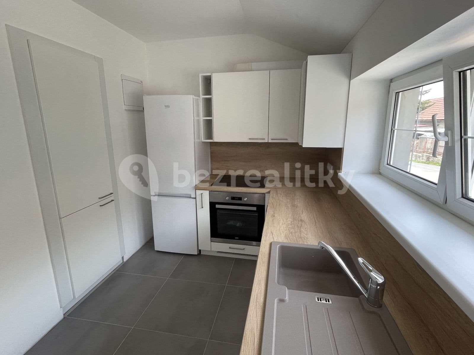 2 bedroom flat to rent, 50 m², Kralupská, Statenice, Středočeský Region 2 bedroom flat to rent, 50 m², Kralupská, Statenice, Středočeský Region