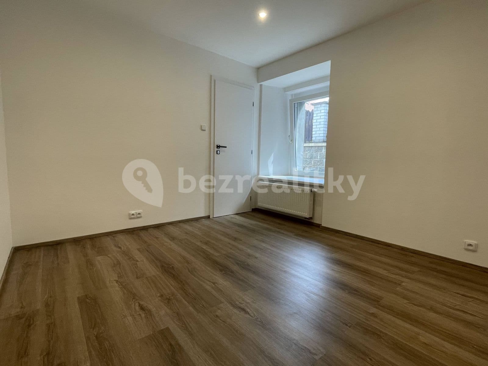 2 bedroom flat to rent, 50 m², Kralupská, Statenice, Středočeský Region 2 bedroom flat to rent, 50 m², Kralupská, Statenice, Středočeský Region