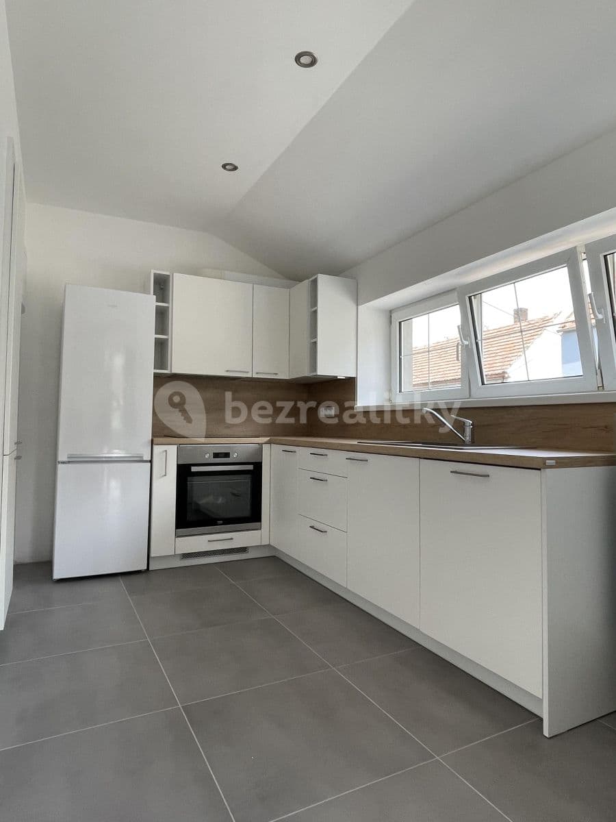 2 bedroom flat to rent, 50 m², Kralupská, Statenice, Středočeský Region 2 bedroom flat to rent, 50 m², Kralupská, Statenice, Středočeský Region