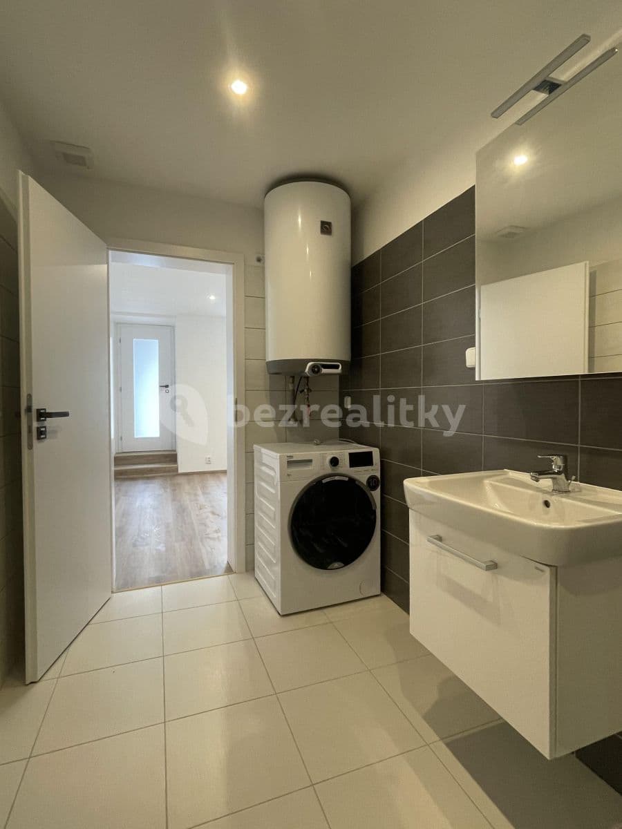 2 bedroom flat to rent, 50 m², Kralupská, Statenice, Středočeský Region 2 bedroom flat to rent, 50 m², Kralupská, Statenice, Středočeský Region