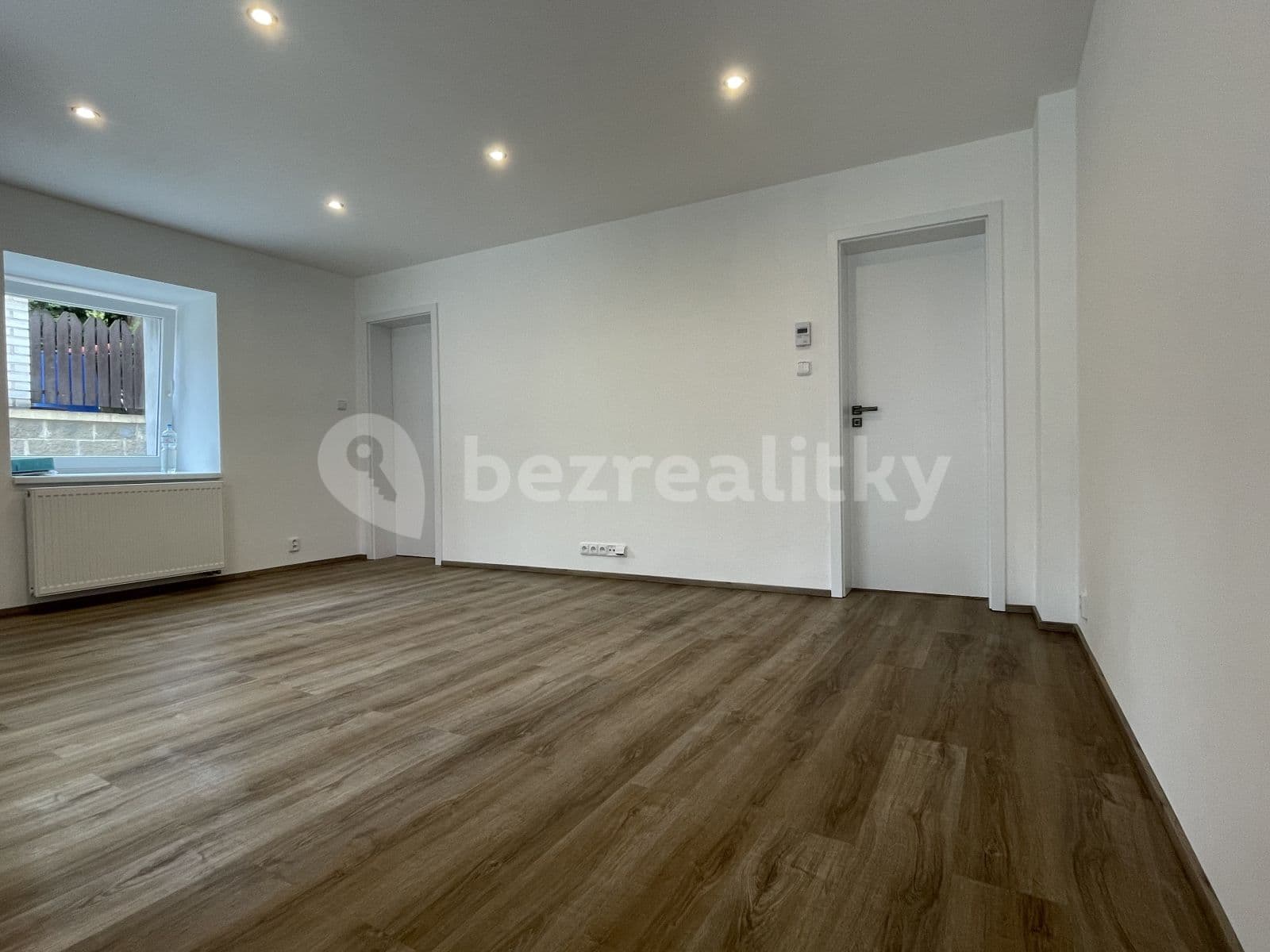 2 bedroom flat to rent, 50 m², Kralupská, Statenice, Středočeský Region 2 bedroom flat to rent, 50 m², Kralupská, Statenice, Středočeský Region