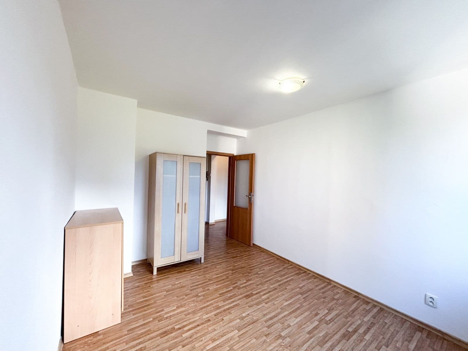 1 bedroom with open-plan kitchen flat to rent, 40 m², Čechovská, Příbram, Středočeský Region 1 bedroom with open-plan kitchen flat to rent, 40 m², Čechovská, Příbram, Středočeský Region