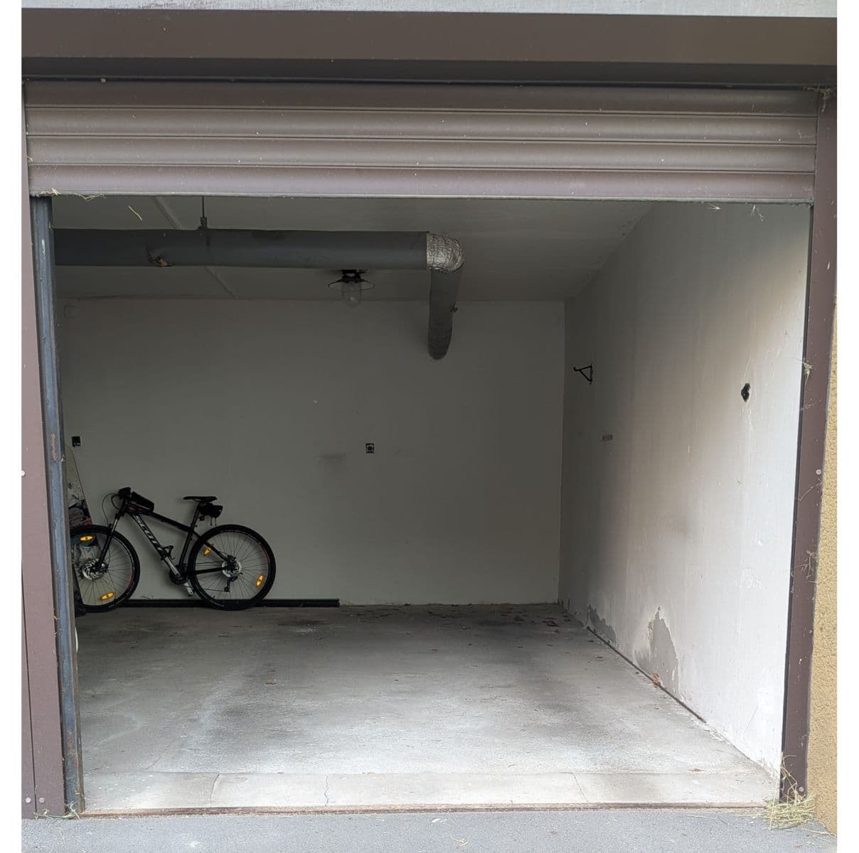 garage to rent, 17 m², Pod školou, Frýdek-Místek, Moravskoslezský Region garage to rent, 17 m², Pod školou, Frýdek-Místek, Moravskoslezský Region