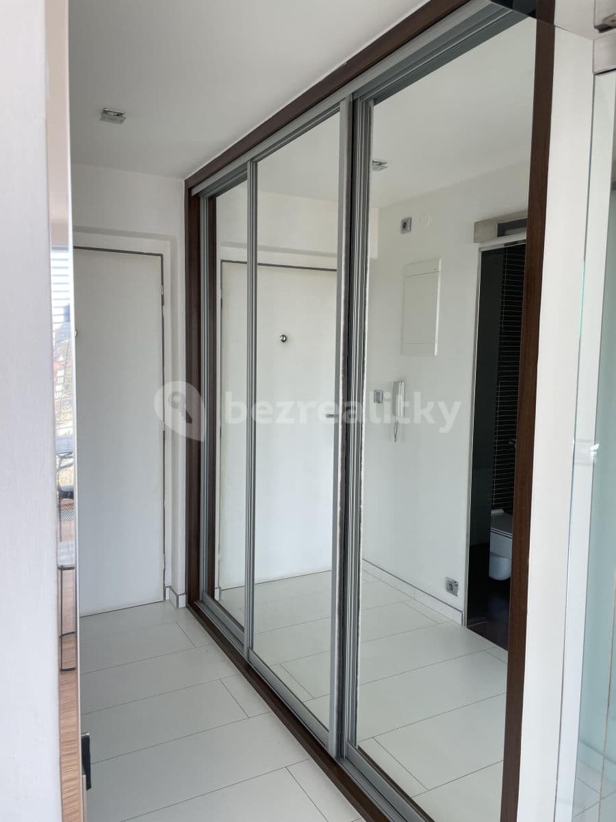 1 bedroom with open-plan kitchen flat to rent, 64 m², Květinková, Prague, Prague 1 bedroom with open-plan kitchen flat to rent, 64 m², Květinková, Prague, Prague