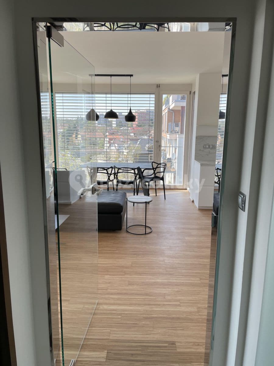 1 bedroom with open-plan kitchen flat to rent, 64 m², Květinková, Prague, Prague 1 bedroom with open-plan kitchen flat to rent, 64 m², Květinková, Prague, Prague