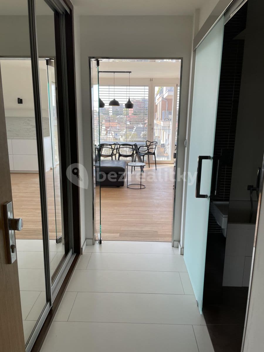 1 bedroom with open-plan kitchen flat to rent, 64 m², Květinková, Prague, Prague 1 bedroom with open-plan kitchen flat to rent, 64 m², Květinková, Prague, Prague