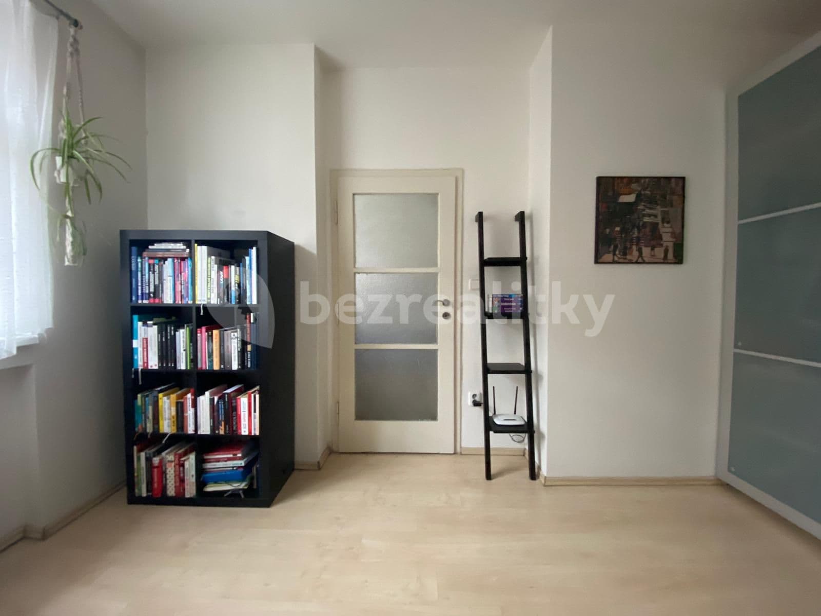 1 bedroom with open-plan kitchen flat to rent, 35 m², Novorossijská, Prague, Prague 1 bedroom with open-plan kitchen flat to rent, 35 m², Novorossijská, Prague, Prague