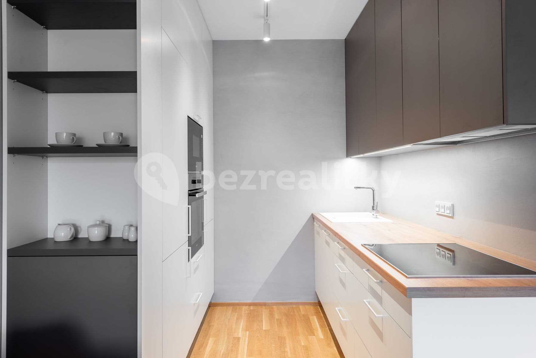 1 bedroom with open-plan kitchen flat to rent, 52 m², Argentinská, Prague, Prague 1 bedroom with open-plan kitchen flat to rent, 52 m², Argentinská, Prague, Prague