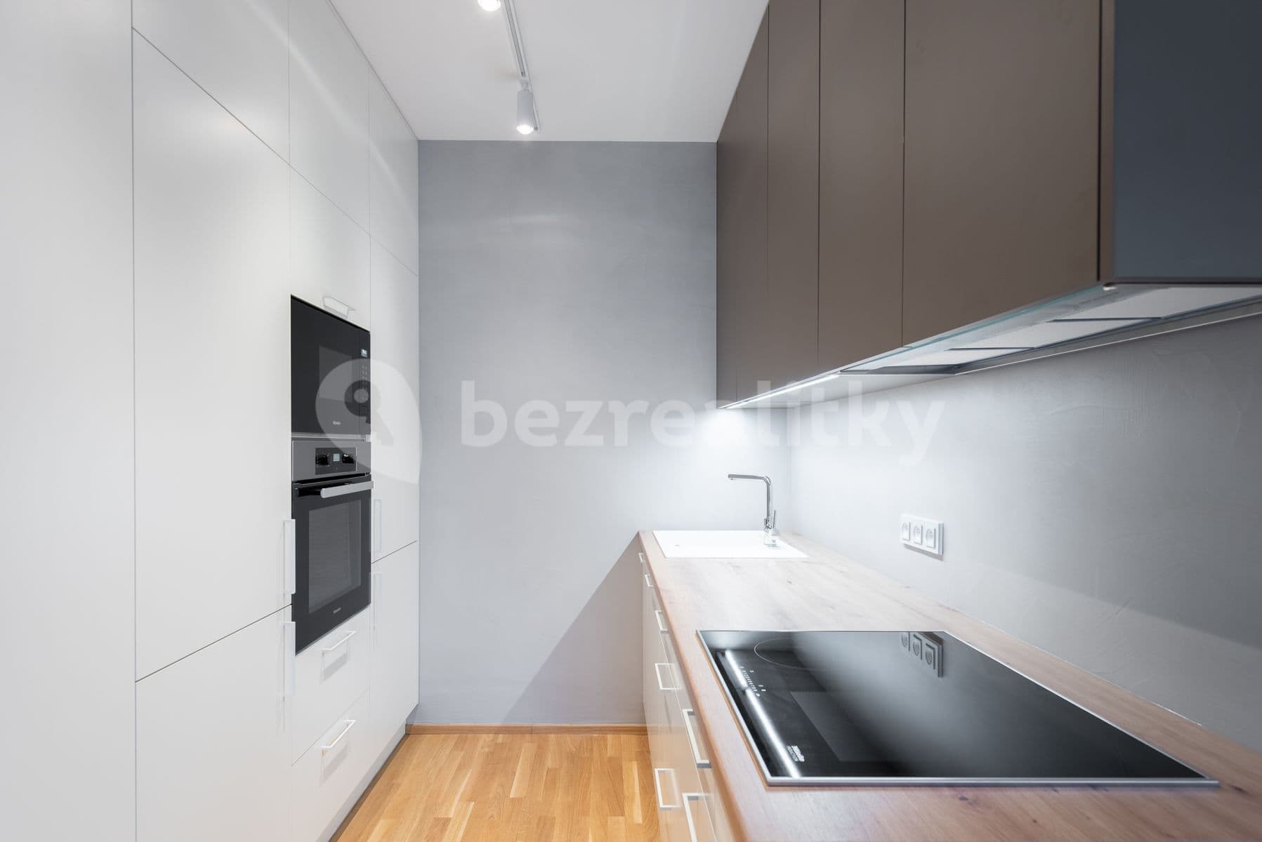 1 bedroom with open-plan kitchen flat to rent, 52 m², Argentinská, Prague, Prague 1 bedroom with open-plan kitchen flat to rent, 52 m², Argentinská, Prague, Prague